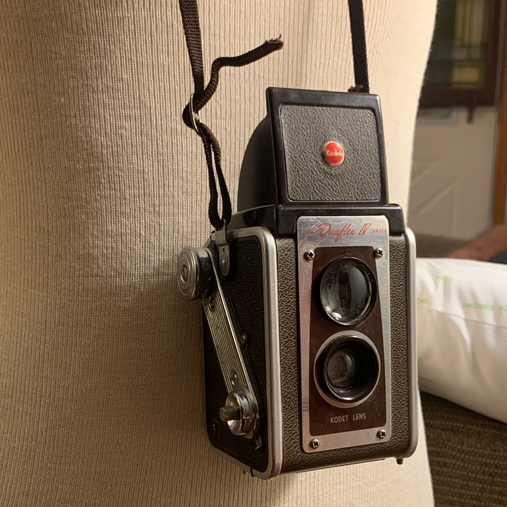 KODAK DUAFLEX IV CAMERA KIT WITH KODET LENS,KODALITE FLASHOLDER